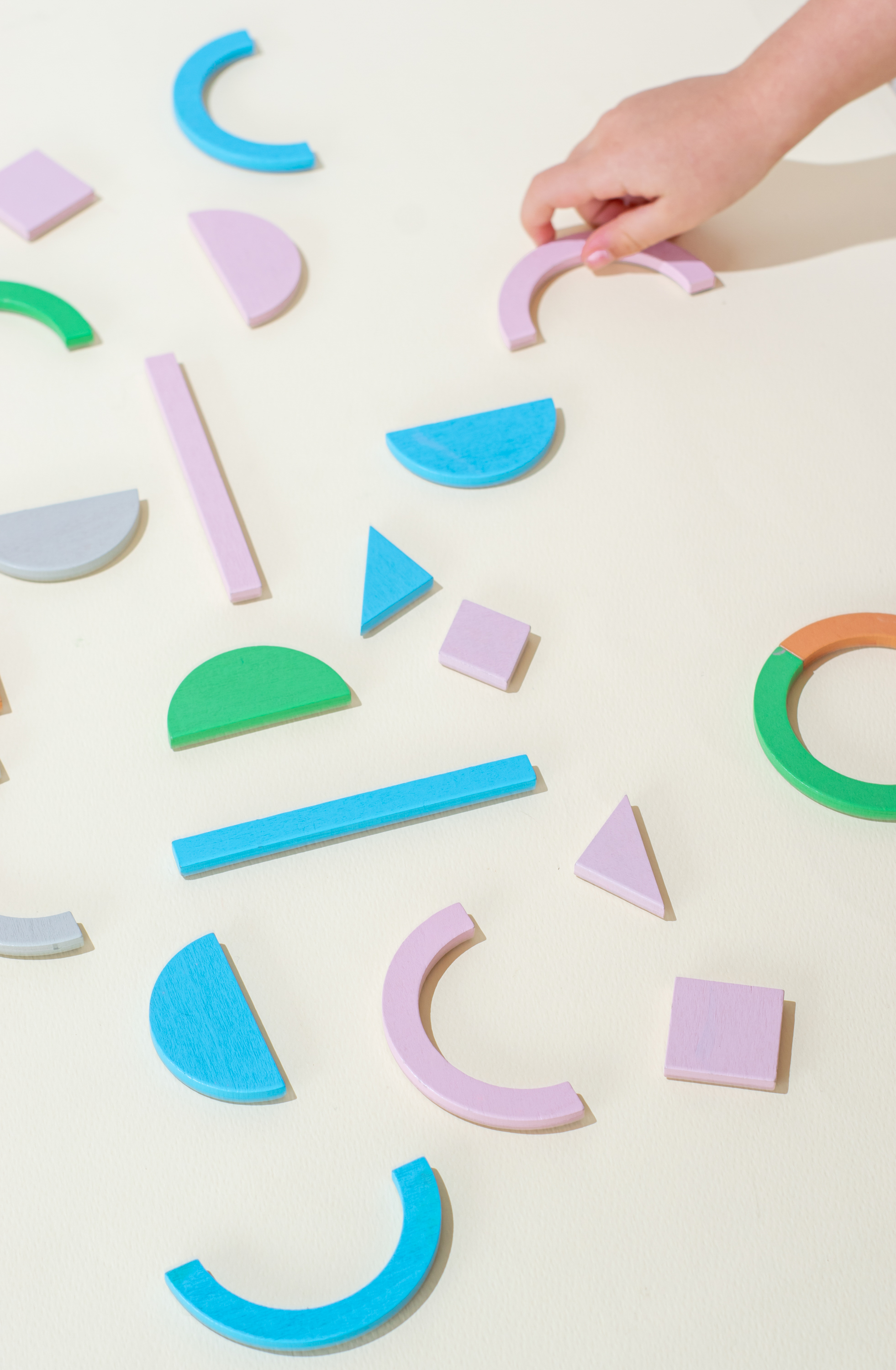 Set creativo magnetic de madera 120 piezas - Imagen 3